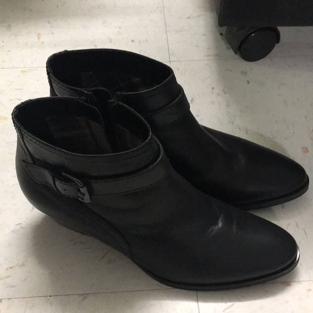Cute waterproof black booties